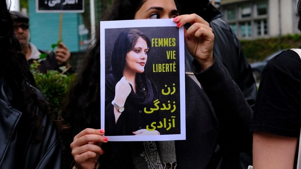 En Iran, les manifestants unis contre la politique séparatiste de l'État