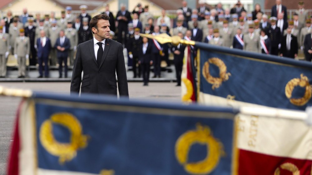 « La France est devenue une monarchie républicaine » - Henri Emmanuelli