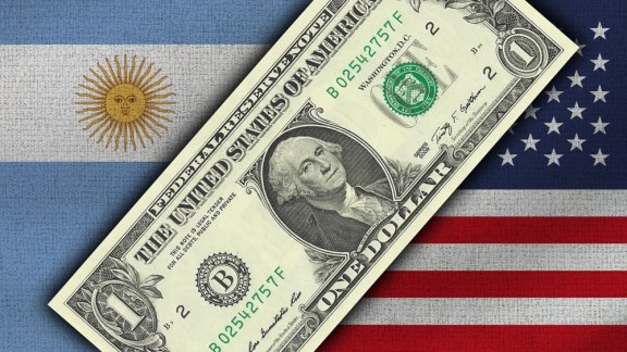Dédollarisation : l'Argentine réduit sa dépendance à la monnaie américaine image