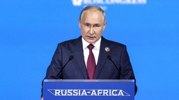 En Afrique, la Russie se moque de l'Occident et de ses sanctions image