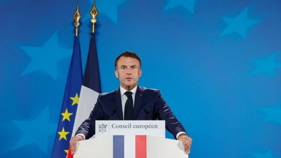 La France persiste dans le déni européiste pendant que la Pologne se détourne de Bruxelles image