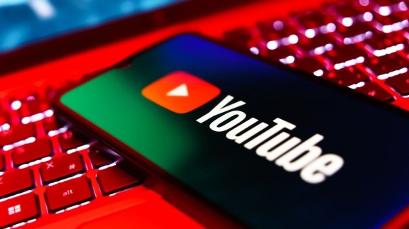 Les youtubeurs ne sont pas vos amis (mais ils ont tout intérêt à vous le faire croire) image