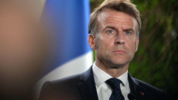 Constitution sabotée, pouvoir confisqué : pourquoi Emmanuel Macron doit démissionner image