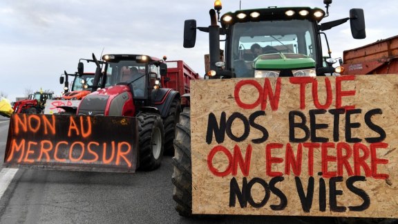 Agriculteurs en danger : quand la détresse ignorée du monde agricole mène au suicide image