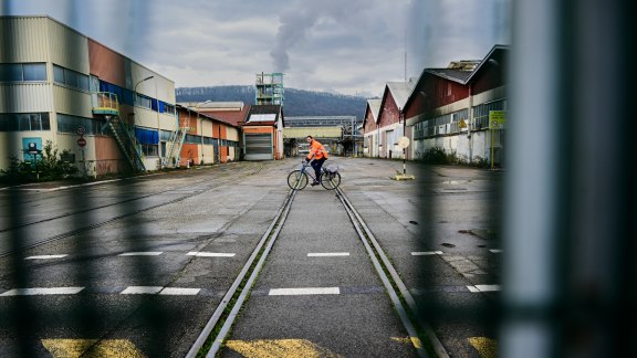 La France des usines fantômes : comment la désindustrialisation a détruit le tissu social image